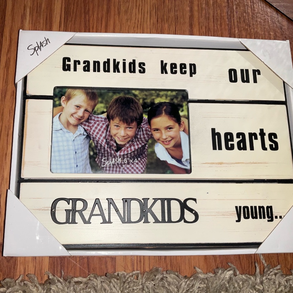 Splash Cream and Black Grandkids Photo Frame